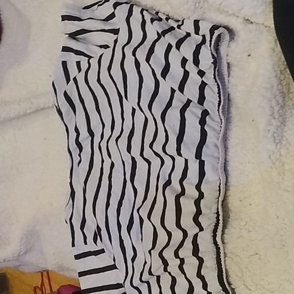 Crop top - Picture 3 of 4